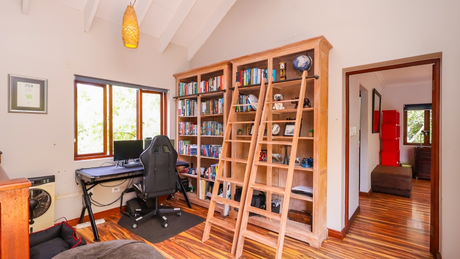 4 Bedroom Property for Sale in The Coves North West